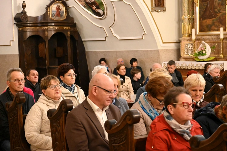 Pielgrzymka modlących się za kapłanów