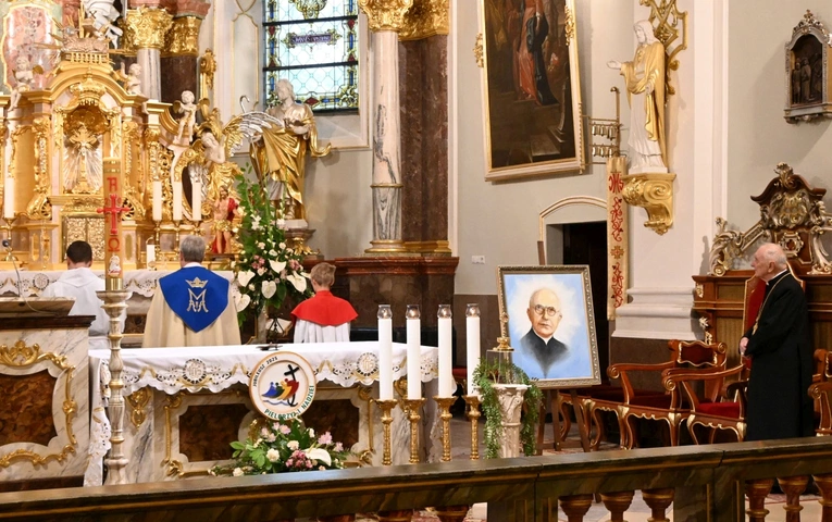 Pielgrzymka modlących się za kapłanów