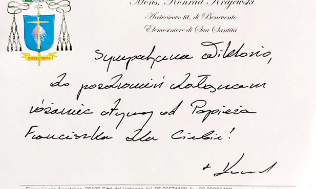Papież nie tylko odpowiedział na list. Przesłał Wiktorii różaniec i obiecał pomoc