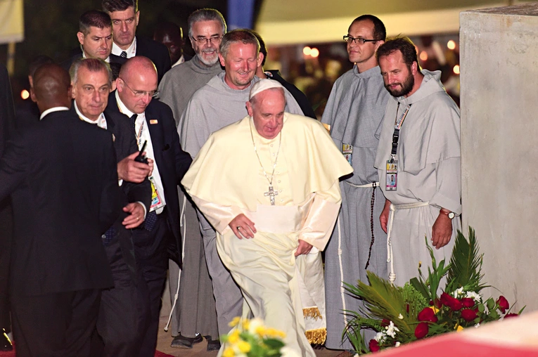 Z franciszkanami w sanktuarium Męczenników Ugandyjskich w Munyonyo, Uganda
