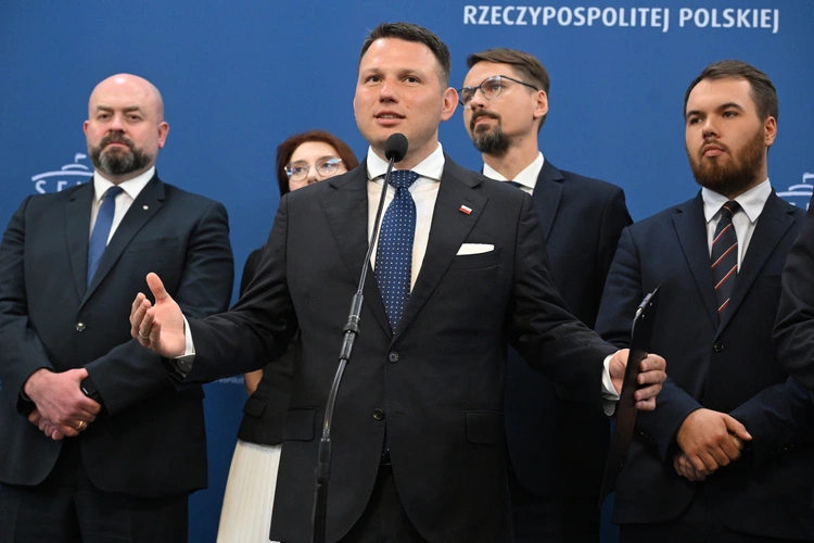 Karol Nawrocki czy Rafał Trzaskowski? Kogo poprą wyborcy Sławomira Mentzena?