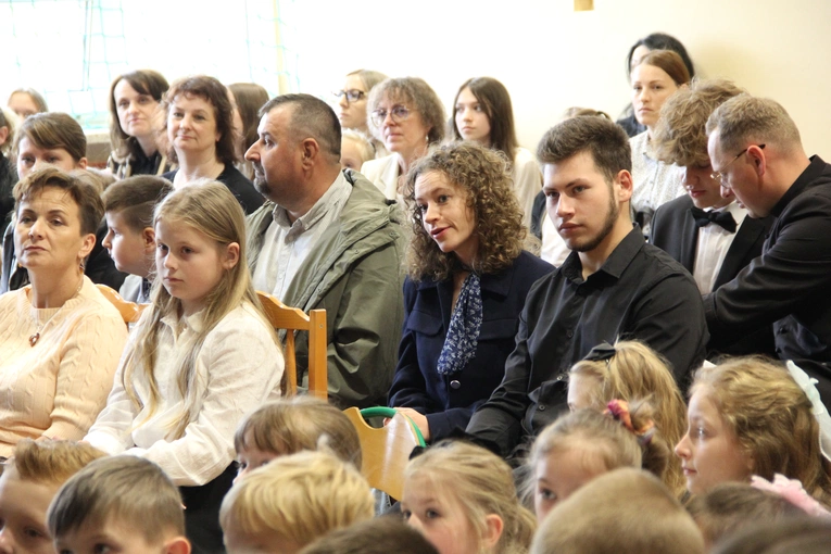 Zabawa. Wręczenie nagród w konkursie "Jan Paweł II - pielgrzym nadziei"