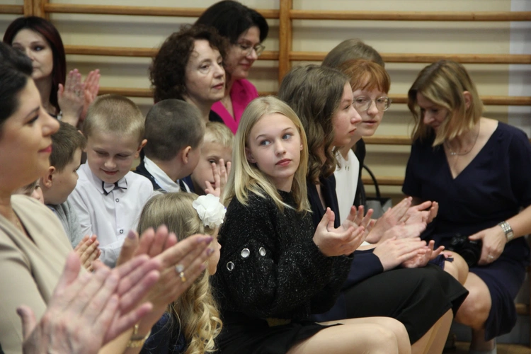 Zabawa. Wręczenie nagród w konkursie "Jan Paweł II - pielgrzym nadziei"