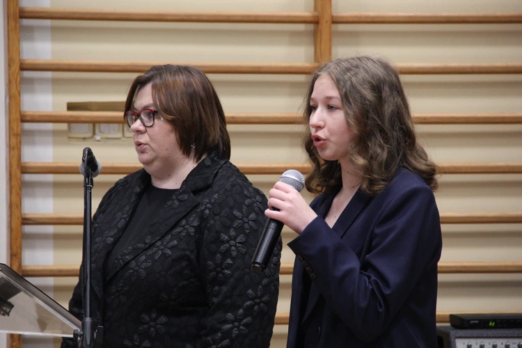 Zabawa. Wręczenie nagród w konkursie "Jan Paweł II - pielgrzym nadziei"