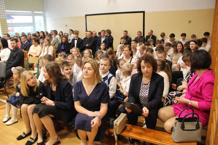 Zabawa. Wręczenie nagród w konkursie "Jan Paweł II - pielgrzym nadziei"