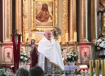 Mszę Świętą poprzedziła adoracja Najświętszego Sakramentu.