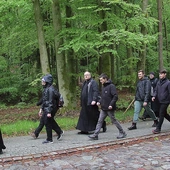 Pielgrzymi pokonali pieszo blisko 45 kilometrów przez dwa dni.