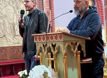 R. Nader regularnie odwiedza różne miejscowości w Polsce. Współpracuje z Aleksandrem Bańką, znanym teologiem i liderem ruchów odnowy w Kościele. 