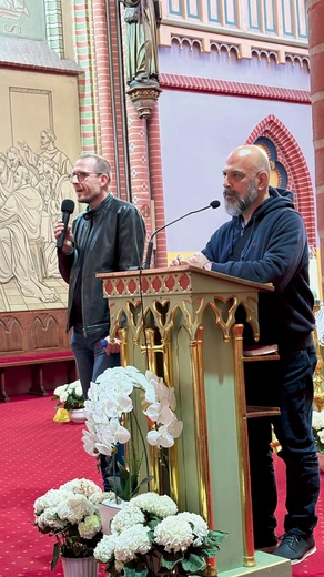 R. Nader regularnie odwiedza różne miejscowości w Polsce. Współpracuje z Aleksandrem Bańką, znanym teologiem i liderem ruchów odnowy w Kościele. 