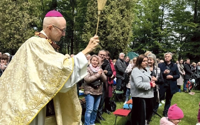 Abp Adrian Galbas dodał, że św. Stanisław jest darem dla Kościoła na obecne, niełatwe czasy.