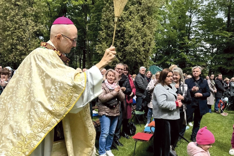 Abp Adrian Galbas dodał, że św. Stanisław jest darem dla Kościoła na obecne, niełatwe czasy.