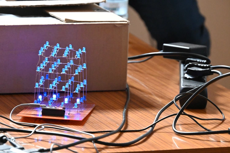 Z robotami za pan brat