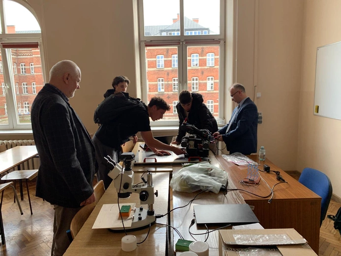 Z robotami za pan brat