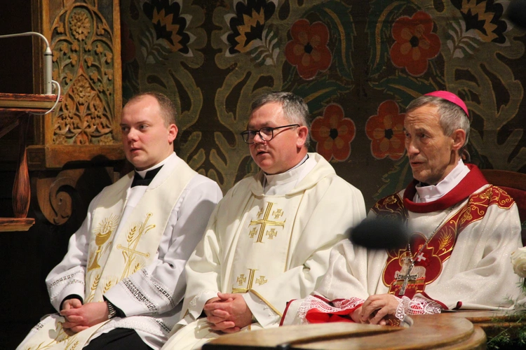 Skrzyszów. Poświęcenie odnowionej kapliczki i reaktywacja ASHNSPJ