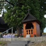 Skrzyszów. Poświęcenie odnowionej kapliczki i reaktywacja ASHNSPJ
