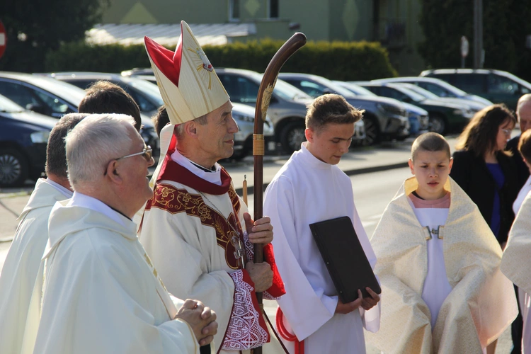 Skrzyszów. Poświęcenie odnowionej kapliczki i reaktywacja ASHNSPJ