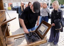 Pismo Święte w bibliobusie