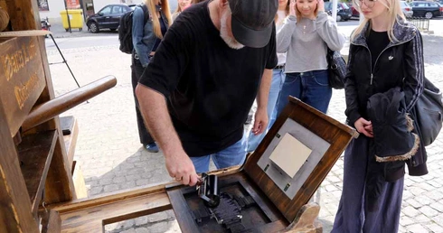 Pismo Święte w bibliobusie