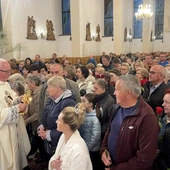 Wierni ucałowali relikwie św. Rity. 