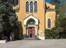 Kościół jezuitów w Paray-le-Monial – sanktuarium św. Klaudiusza de la Colombière'a.