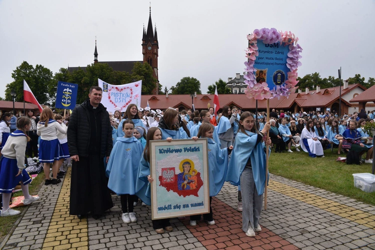 Pielgrzymka DSM w Szczepanowie - prezentacja grup