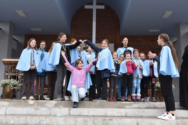 Pielgrzymka DSM w Szczepanowie - prezentacja grup