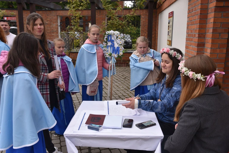 Pielgrzymka DSM w Szczepanowie - prezentacja grup