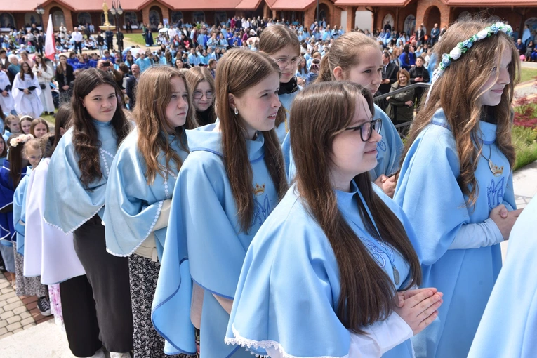 Pielgrzymka DSM do Szczepanowa - błogosławieństwo przewodniczek