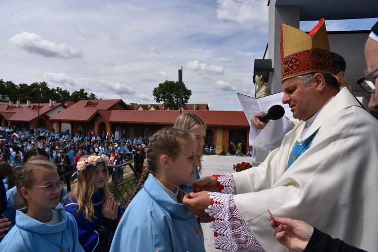Pielgrzymka DSM do Szczepanowa - błogosławieństwo przewodniczek