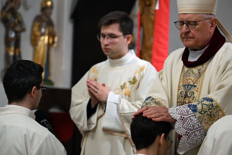 Święcenia diakonatu