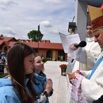Pielgrzymka DSM do Szczepanowa - błogosławieństwo przewodniczek