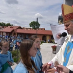 Pielgrzymka DSM do Szczepanowa - błogosławieństwo przewodniczek
