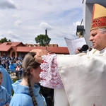 Pielgrzymka DSM do Szczepanowa - błogosławieństwo przewodniczek
