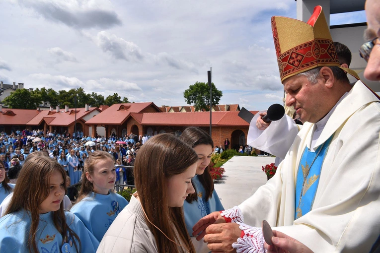 Pielgrzymka DSM do Szczepanowa - błogosławieństwo przewodniczek