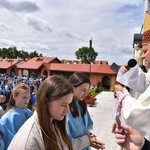 Pielgrzymka DSM do Szczepanowa - błogosławieństwo przewodniczek