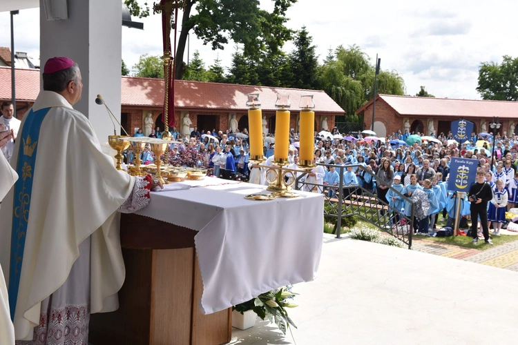 Pielgrzymka DSM do Szczepanowa - Msza św. i integracja