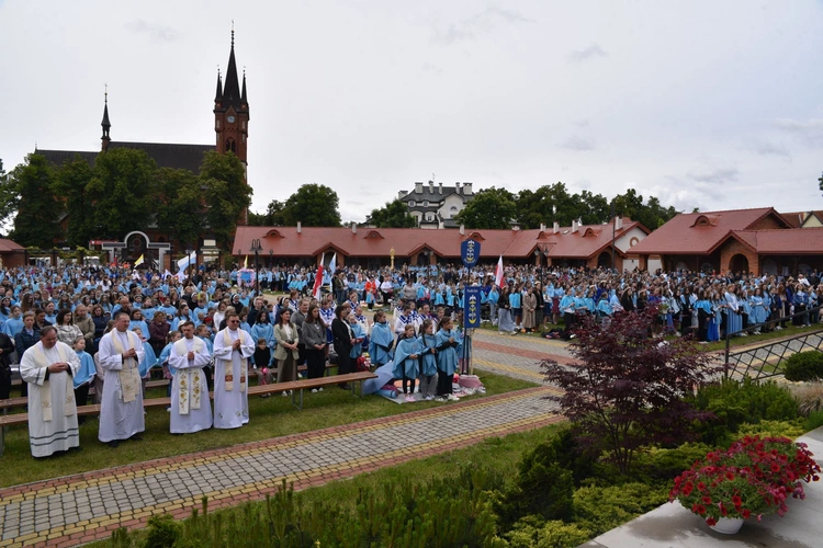 Pielgrzymka DSM do Szczepanowa - Msza św. i integracja