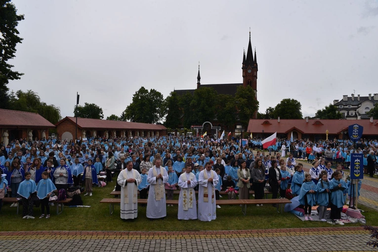 Pielgrzymka DSM do Szczepanowa - Msza św. i integracja
