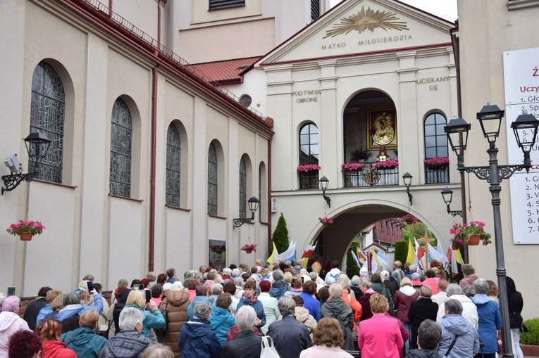 Amazonki pielgrzymowały do Matki Miłosierdzia