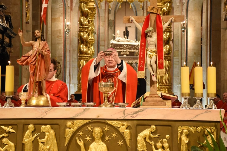 Eucharystia w katedrze gnieźnieńskiej