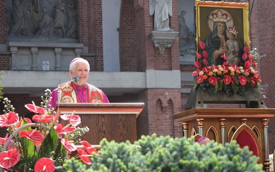 Bp Szkudło do mężczyzn: Rodzinność to nie przeżytek, ale życiodajne źródło wartości