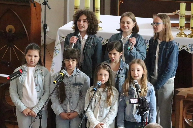 XVI Festiwal Pieśni i Piosneki Religinej w Kmiecinie
