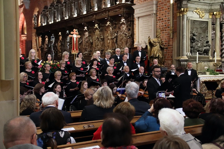 Koncert w katedrze wrocławskiej "Niech zabrzmią głosy kochających serc"
