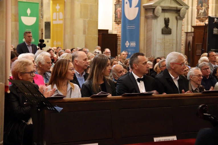 Koncert w katedrze wrocławskiej "Niech zabrzmią głosy kochających serc"