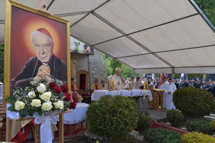 Wmurowanie kamienia węgielnego w Ochotnicy Dolnej