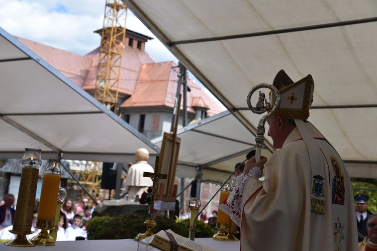 Wmurowanie kamienia węgielnego w Ochotnicy Dolnej