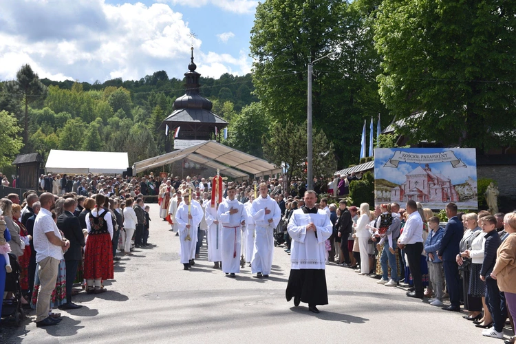 Wmurowanie kamienia węgielnego w Ochotnicy Dolnej