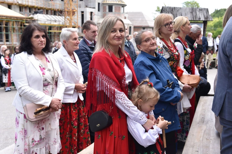 Wmurowanie kamienia węgielnego w Ochotnicy Dolnej
