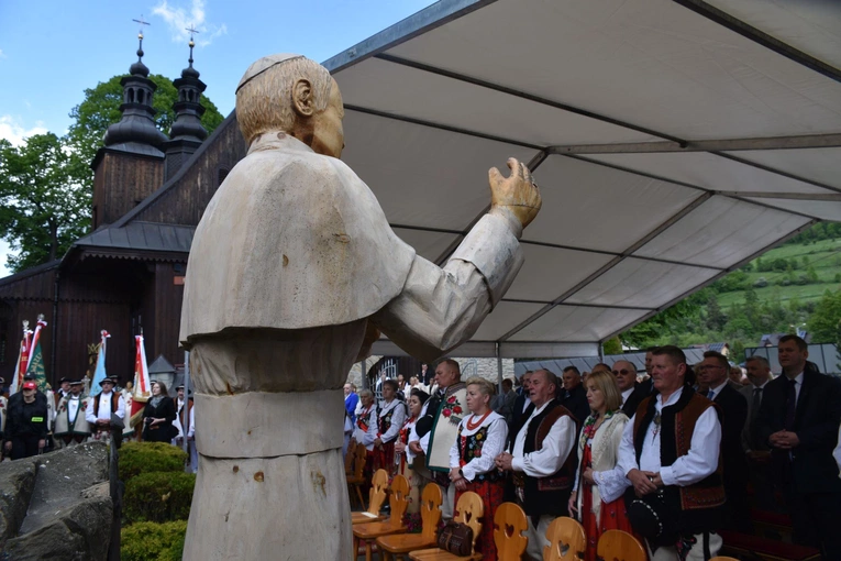 Wmurowanie kamienia węgielnego w Ochotnicy Dolnej