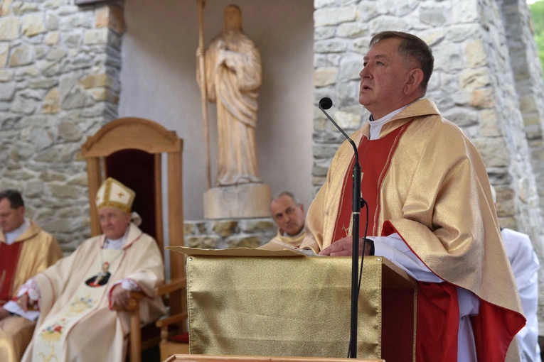 Wmurowanie kamienia węgielnego w Ochotnicy Dolnej